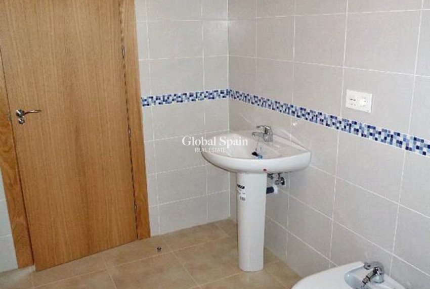 Resale - HOUSE -
ABANILLA - Inland