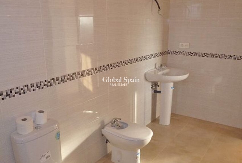 Resale - HOUSE -
ABANILLA - Inland