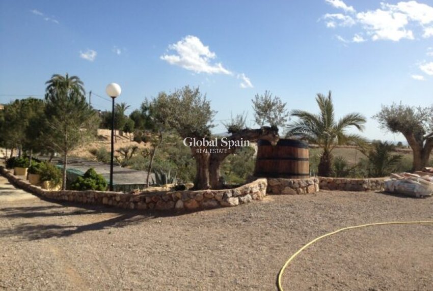 Resale - HOUSE -
ABANILLA - Inland