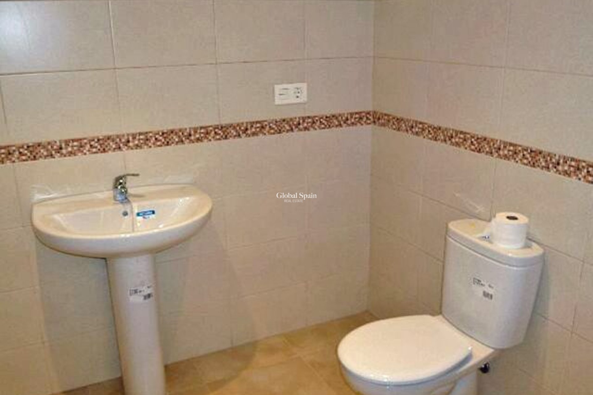 Resale - HOUSE -
ABANILLA - Inland