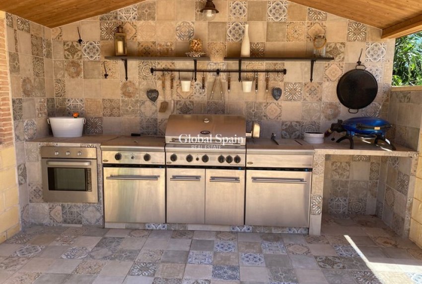 Resale - HOUSE -
ALBATERA - Inland