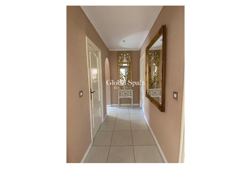 Resale - HOUSE -
ALBATERA - Inland