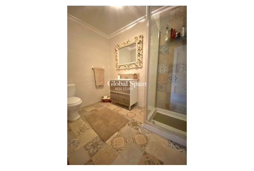 Resale - HOUSE -
ALBATERA - Inland