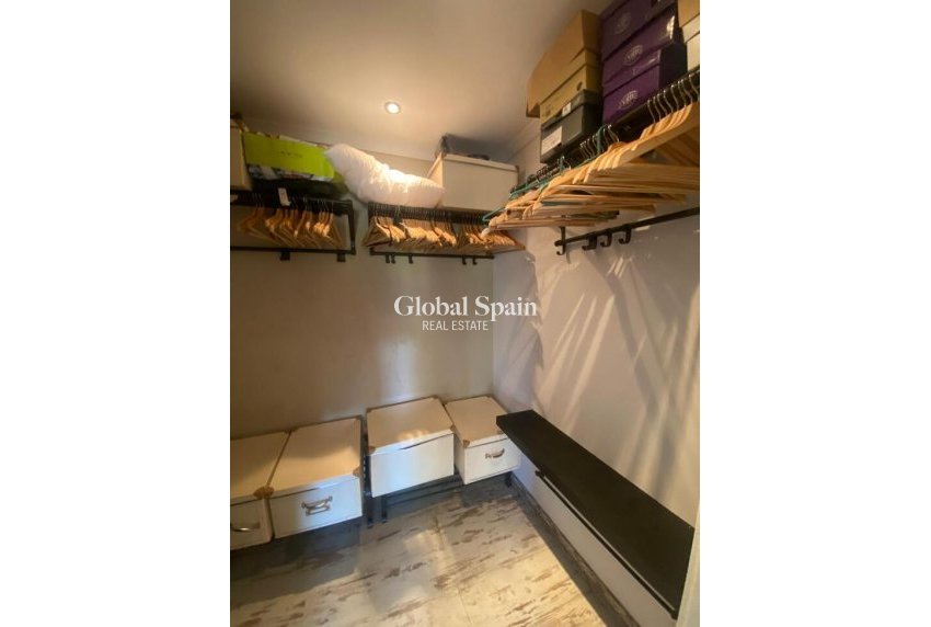 Resale - HOUSE -
ALBATERA - Inland