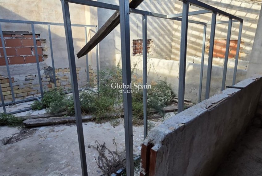 Resale - HOUSE -
ALBATERA - Inland