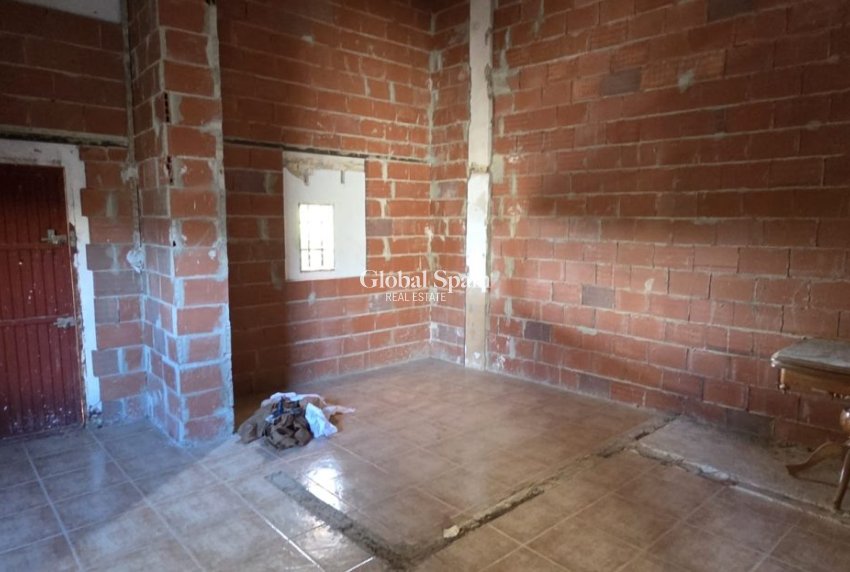 Resale - HOUSE -
ALBATERA - Inland