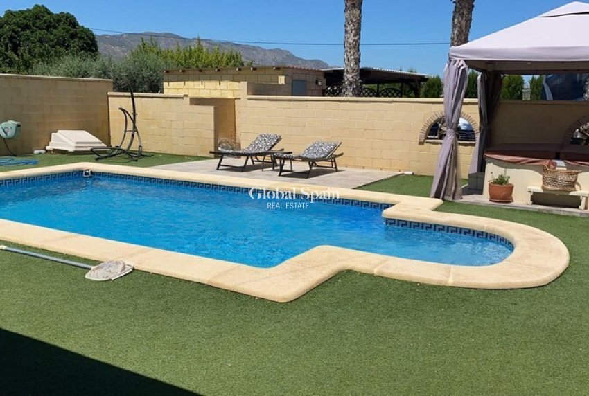 Resale - HOUSE -
ALBATERA - Inland