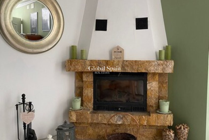 Resale - HOUSE -
ALBATERA - Inland