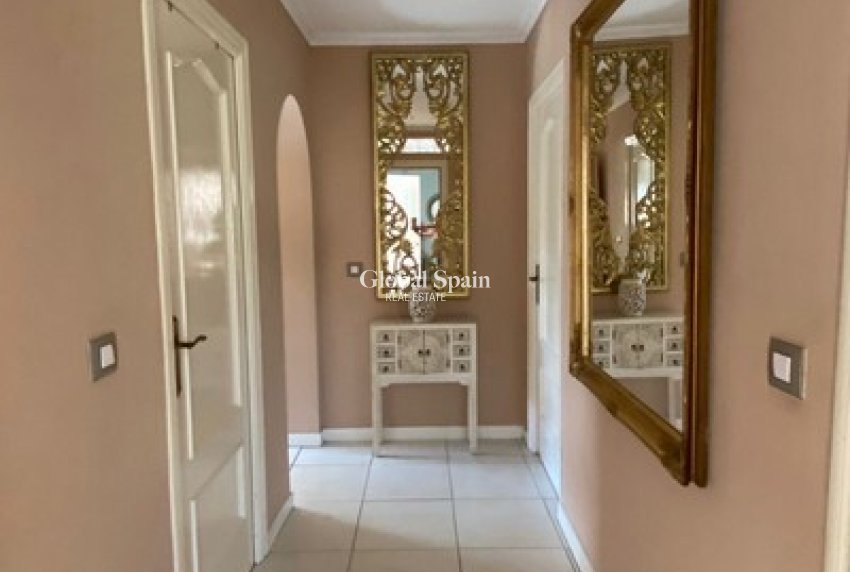 Resale - HOUSE -
ALBATERA - Inland