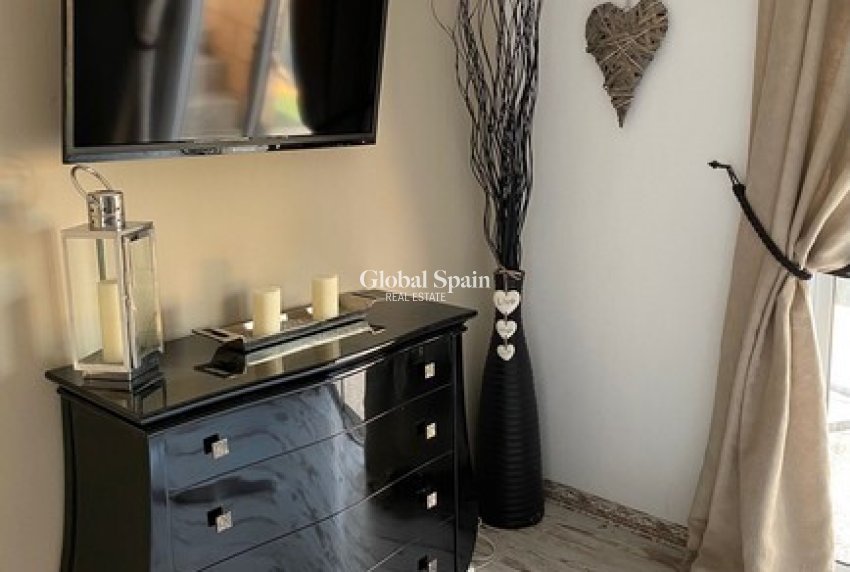 Resale - HOUSE -
ALBATERA - Inland