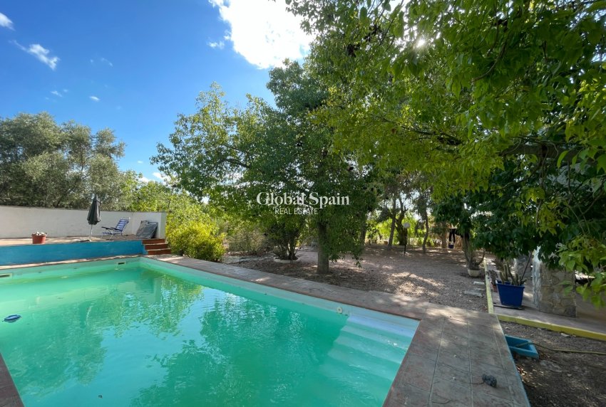 Resale - HOUSE -
ALBATERA - Inland