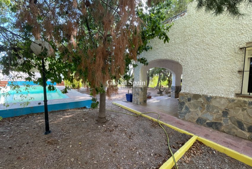 Resale - HOUSE -
ALBATERA - Inland