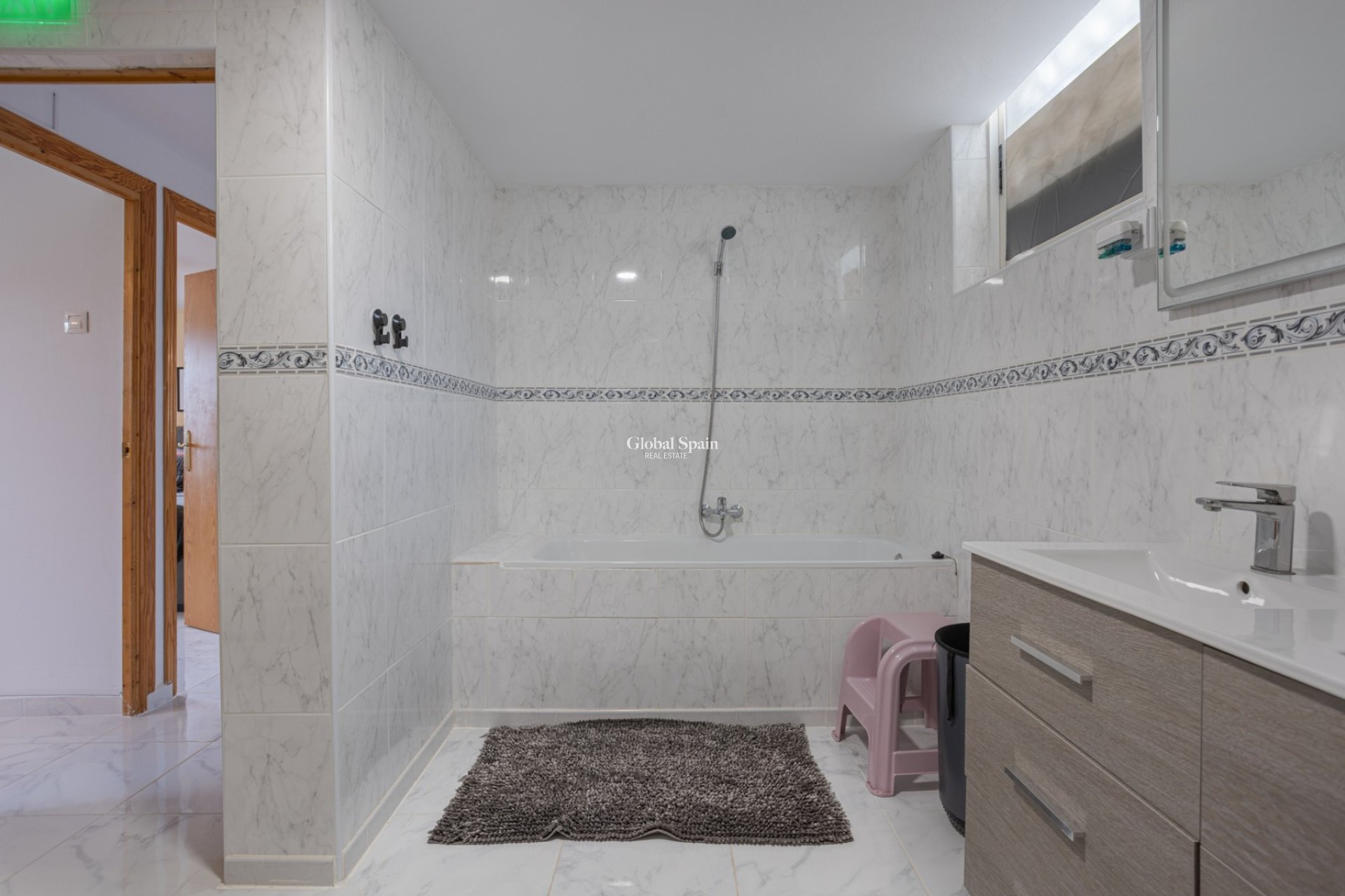 Resale - HOUSE -
ALBATERA - Inland