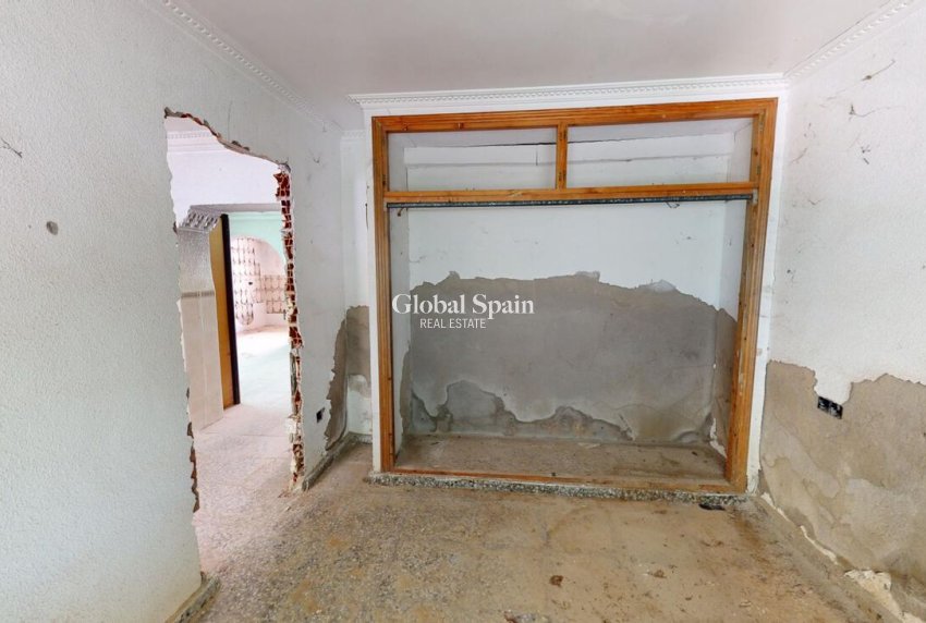 Resale - HOUSE -
ALBATERA - Inland