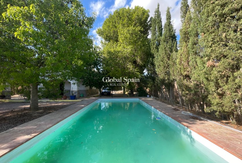 Resale - HOUSE -
ALBATERA - Inland