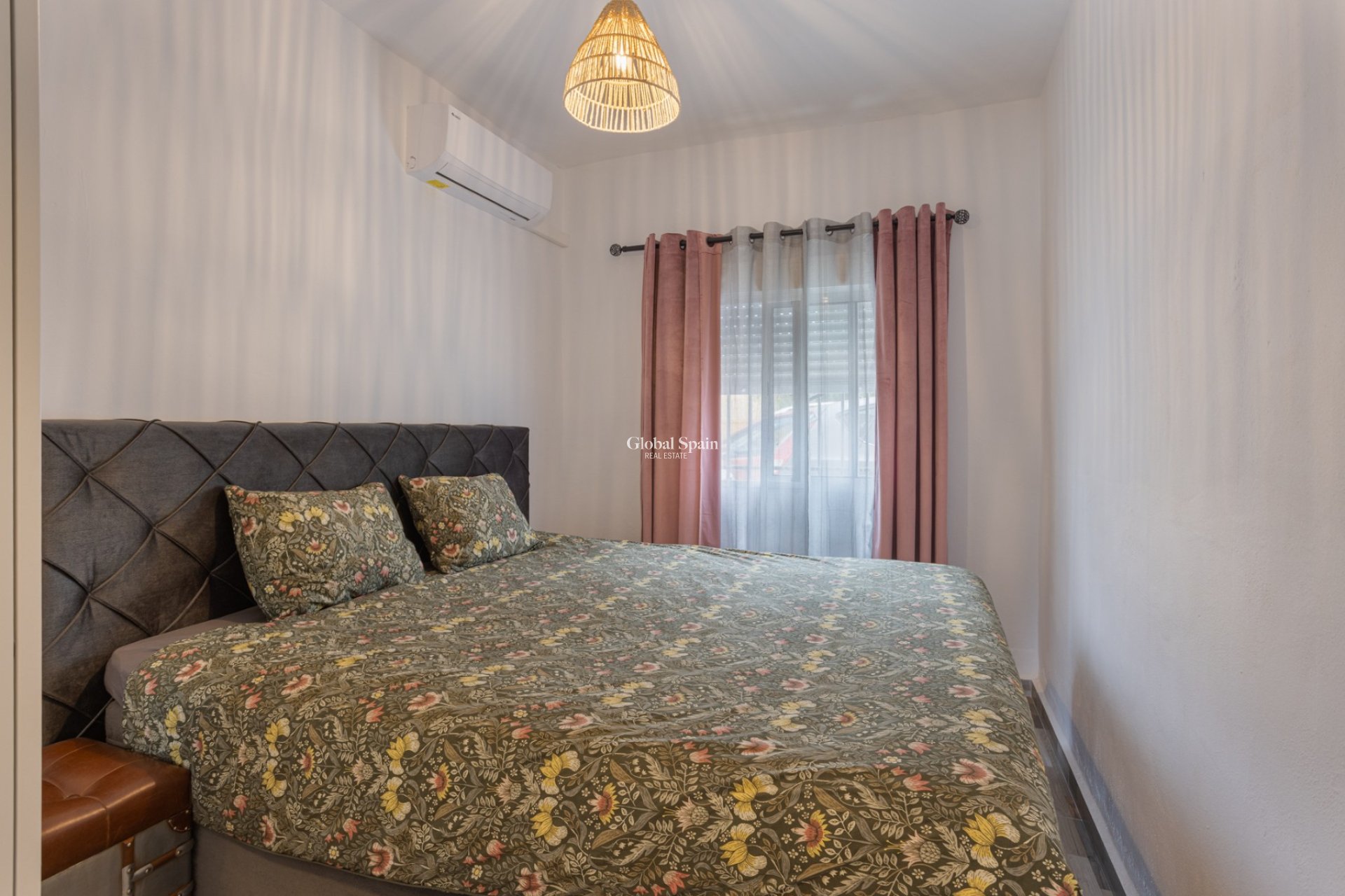 Resale - HOUSE -
ALBATERA - Inland