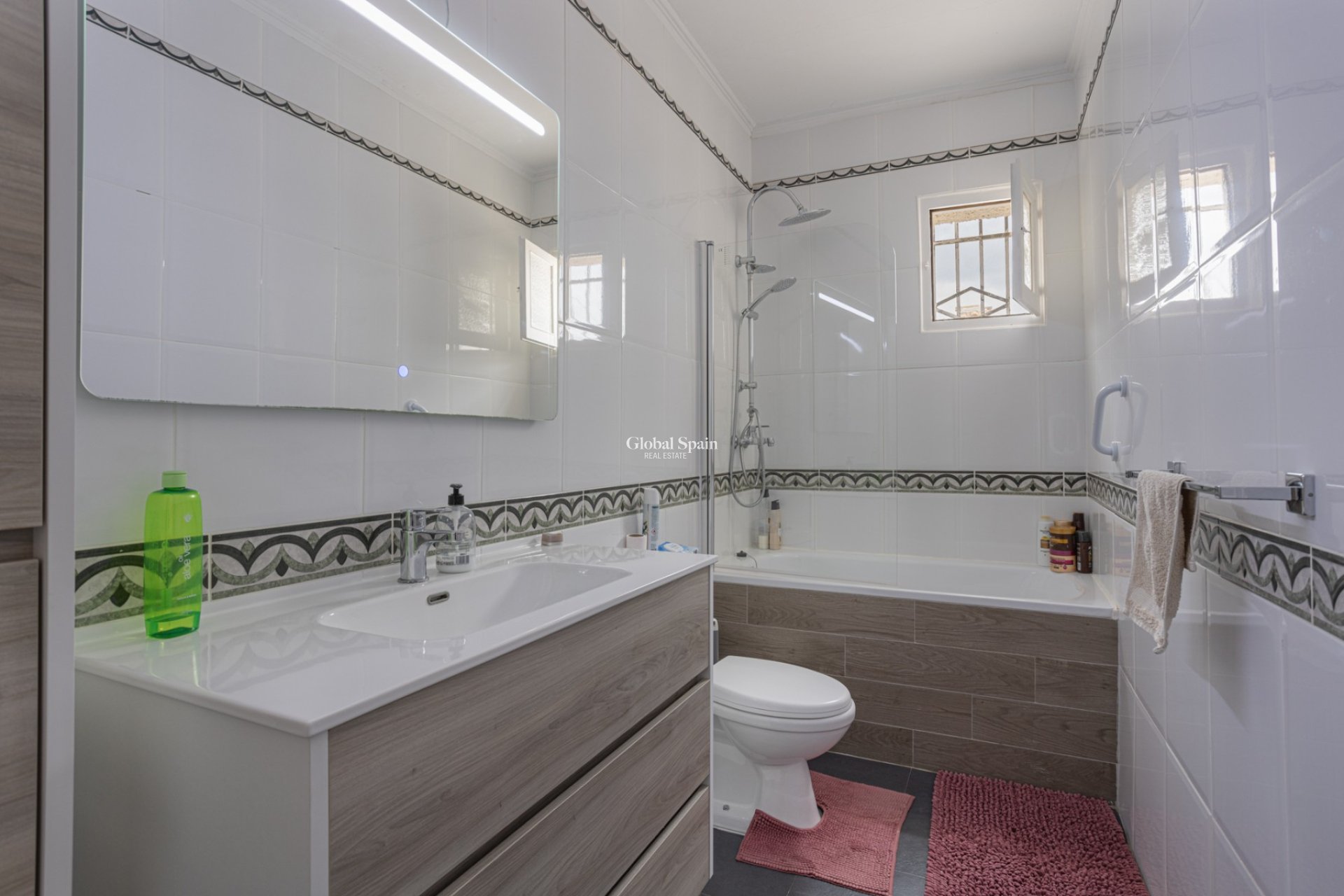 Resale - HOUSE -
ALBATERA - Inland