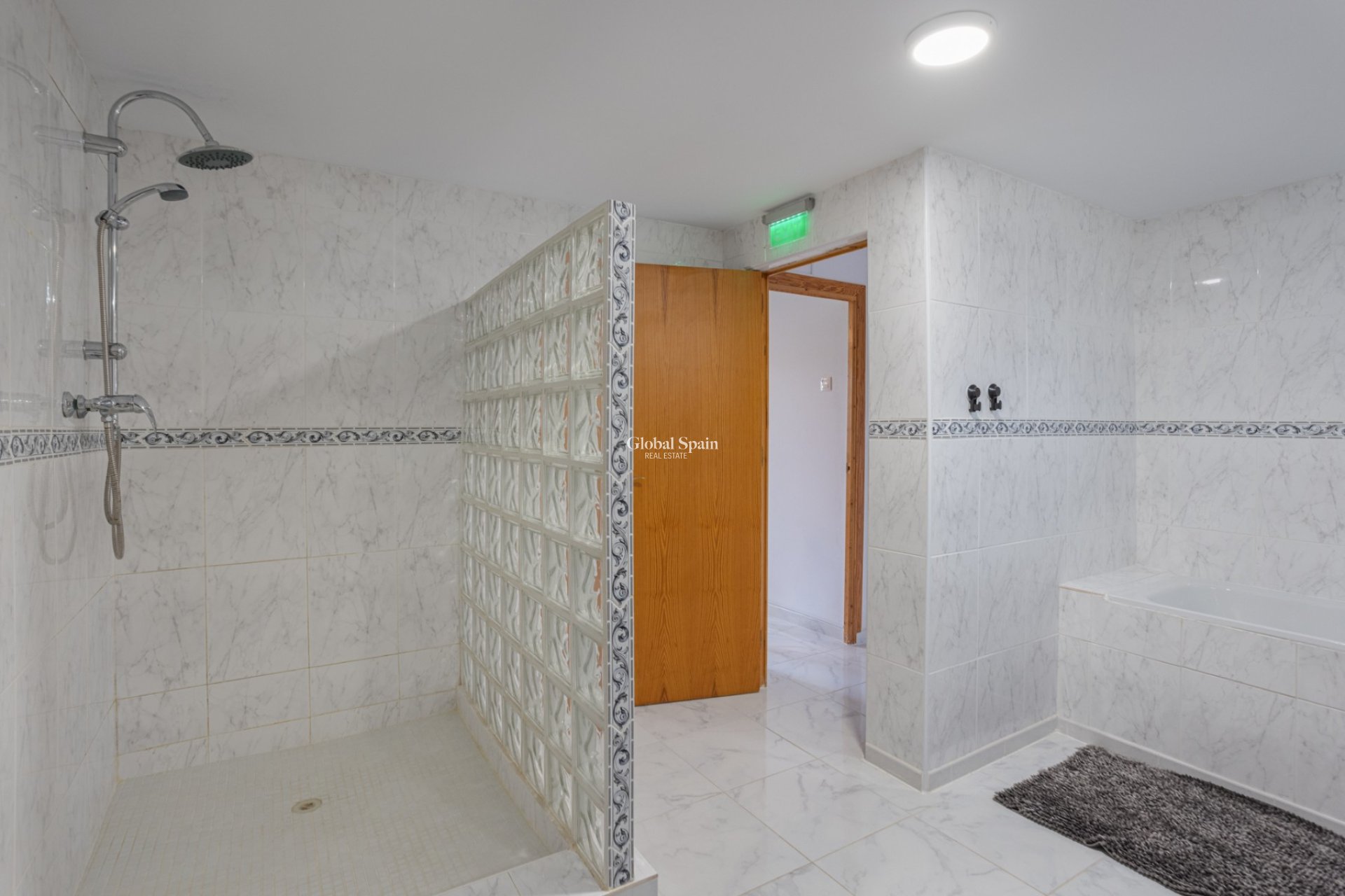 Resale - HOUSE -
ALBATERA - Inland