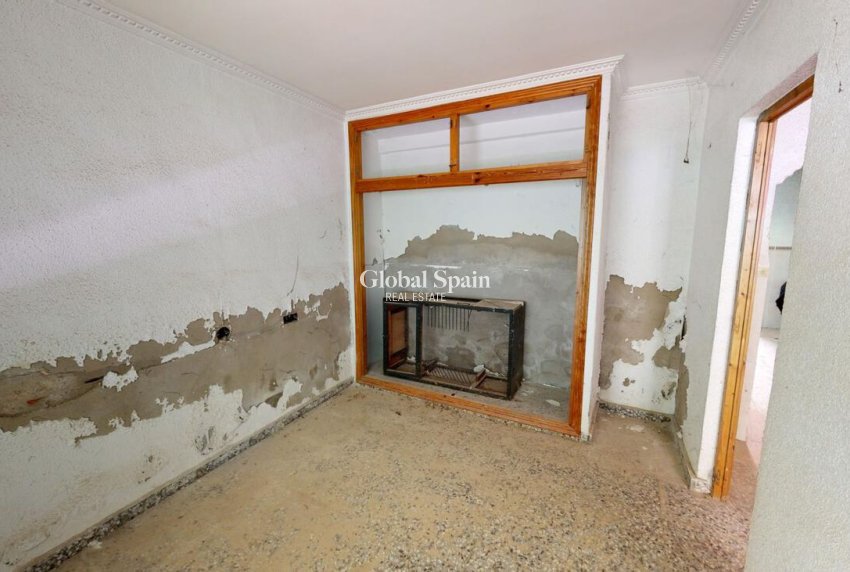 Resale - HOUSE -
ALBATERA - Inland