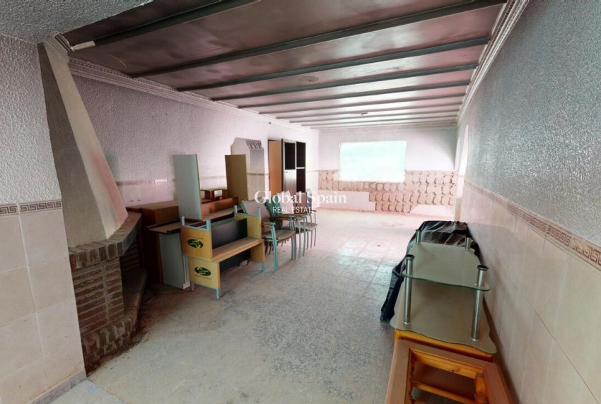 Resale - HOUSE -
ALBATERA - Inland