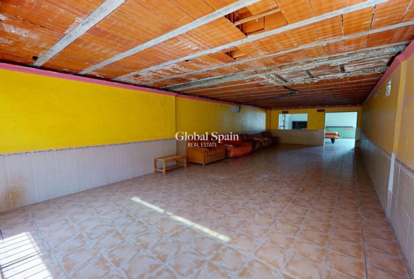 Resale - HOUSE -
ALBATERA - Inland