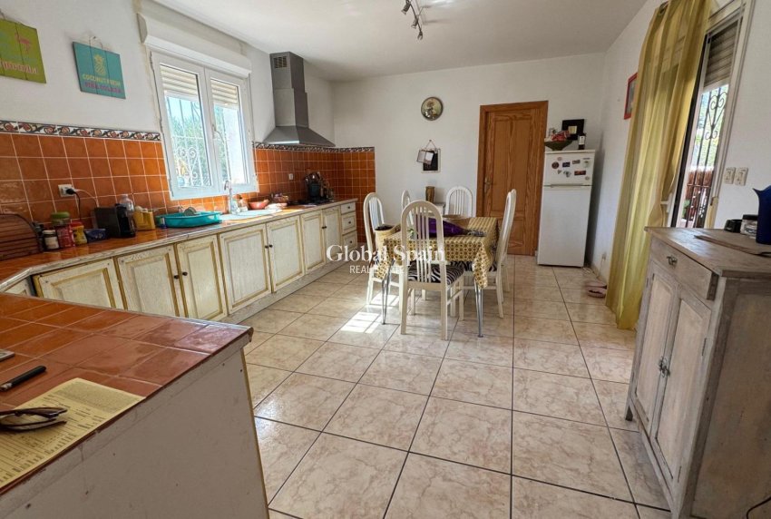 Resale - HOUSE -
ALBATERA - Inland