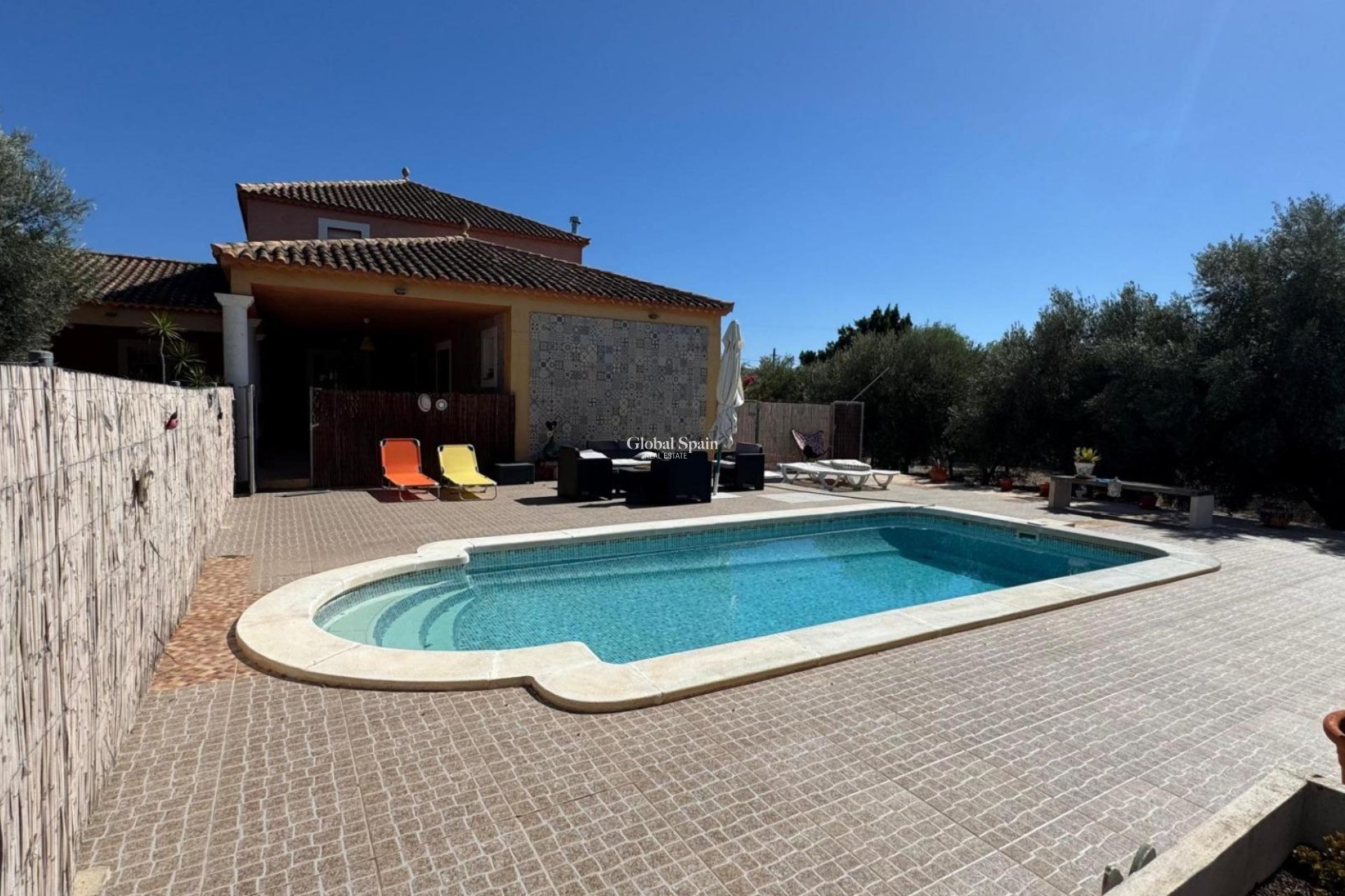 Resale - HOUSE -
ALBATERA - Inland