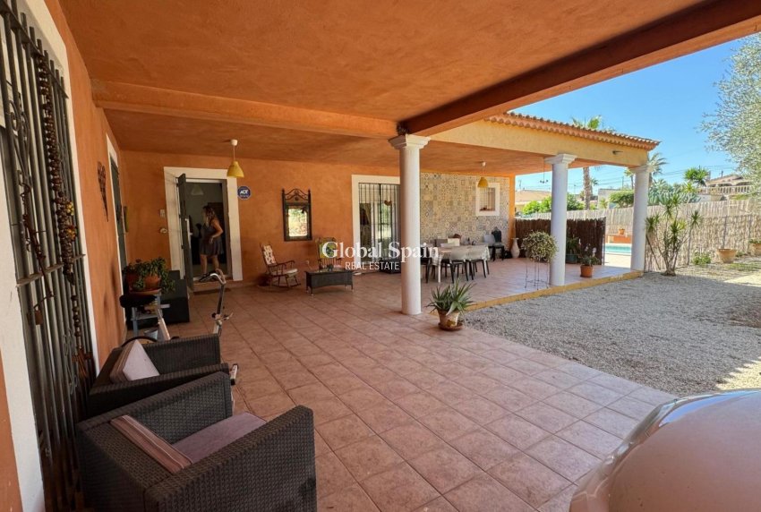 Resale - HOUSE -
ALBATERA - Inland
