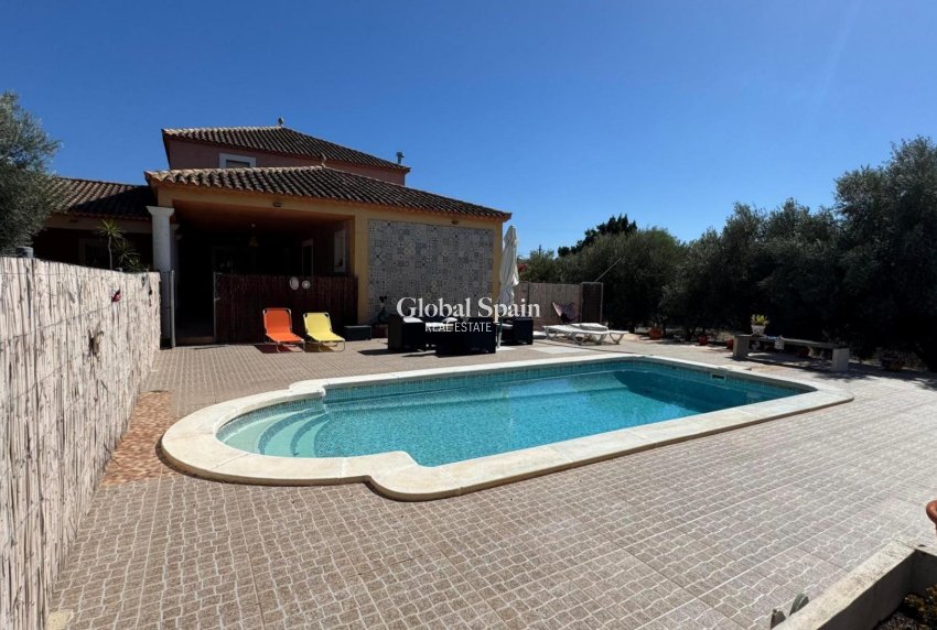 Resale - HOUSE -
ALBATERA - Inland