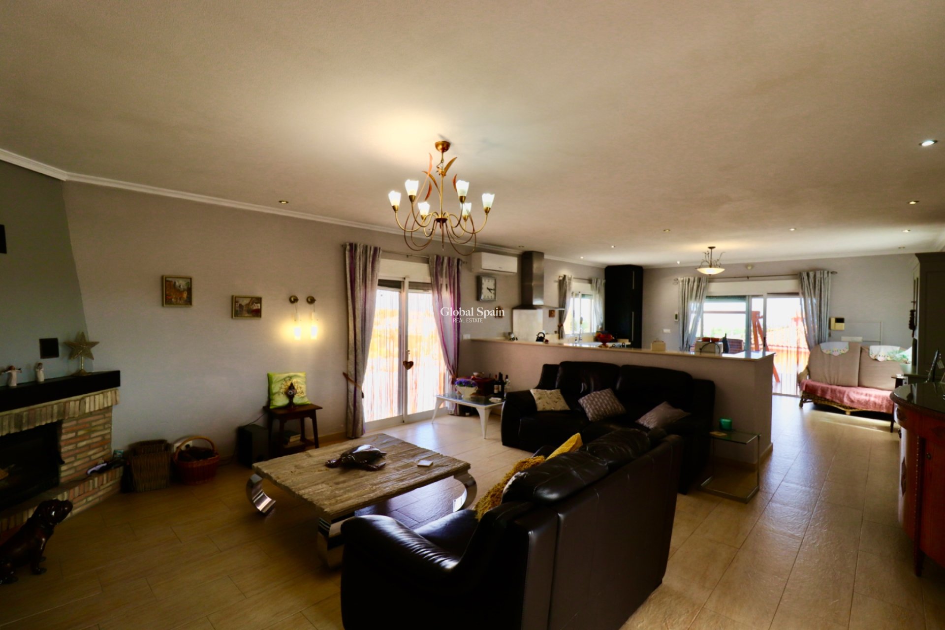 Resale - HOUSE -
ALBATERA