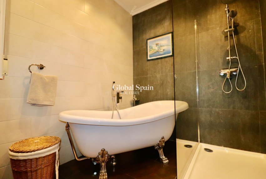 Resale - HOUSE -
ALBATERA