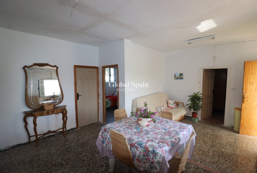 Resale - HOUSE -
ALBATERA