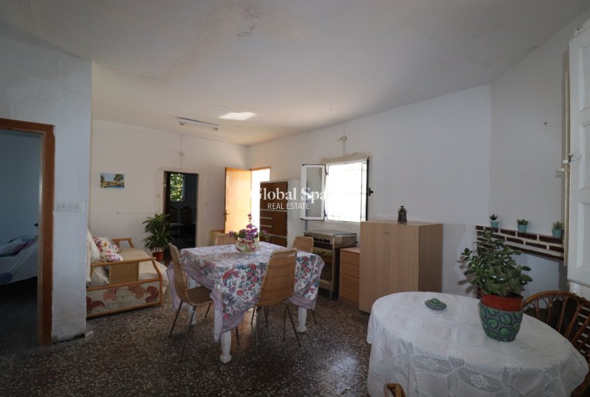 Resale - HOUSE -
ALBATERA