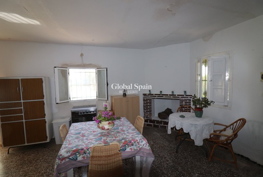 Resale - HOUSE -
ALBATERA