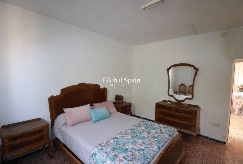 Resale - HOUSE -
ALBATERA