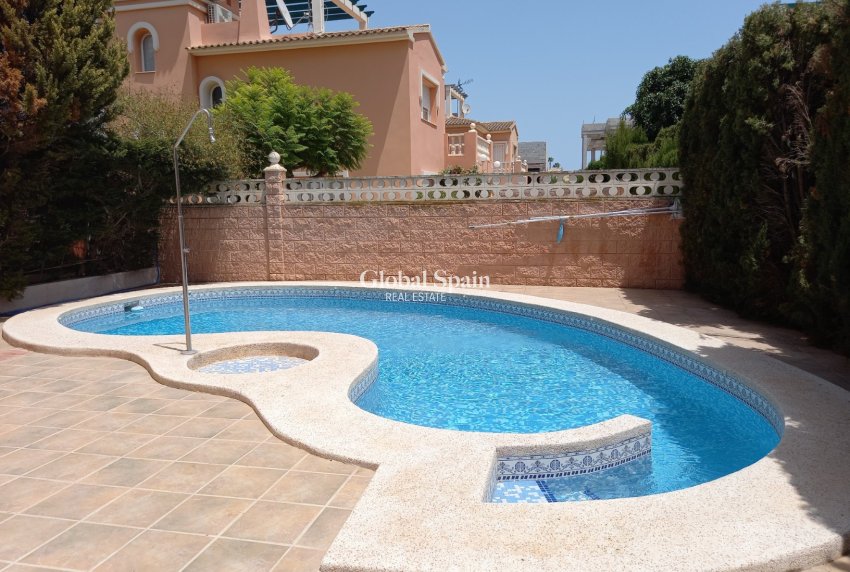 Resale - House -
Albir - center