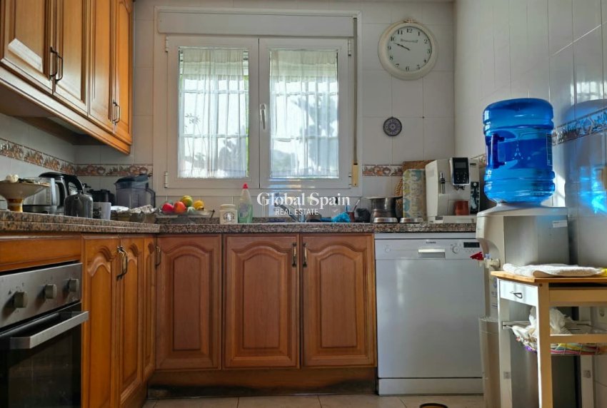 Resale - House -
Albir - center