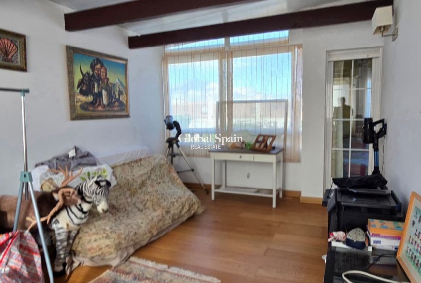 Resale - House -
Albir - center