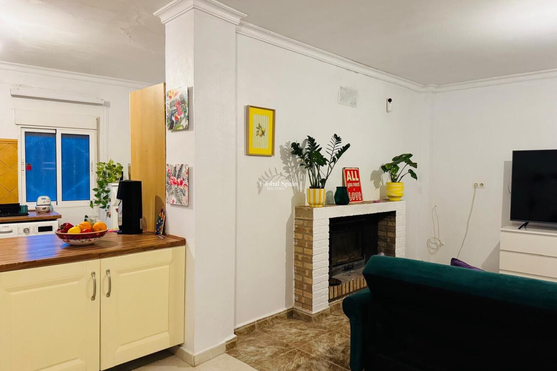 Resale - HOUSE -
ALEDO - Other