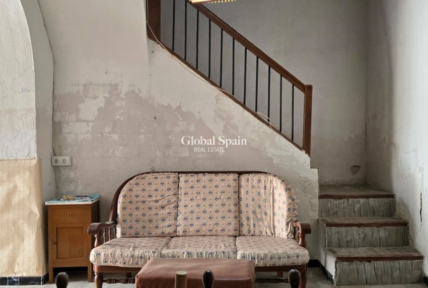 Resale - HOUSE -
ALFAZ DEL PI