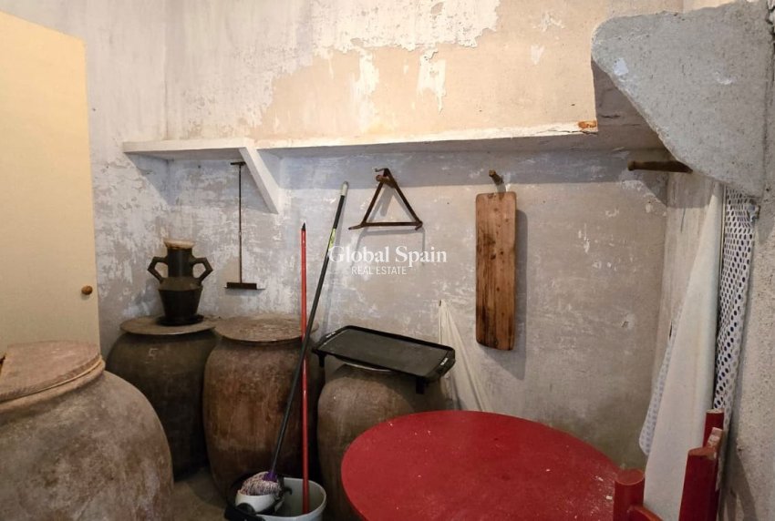 Resale - HOUSE -
ALFAZ DEL PI