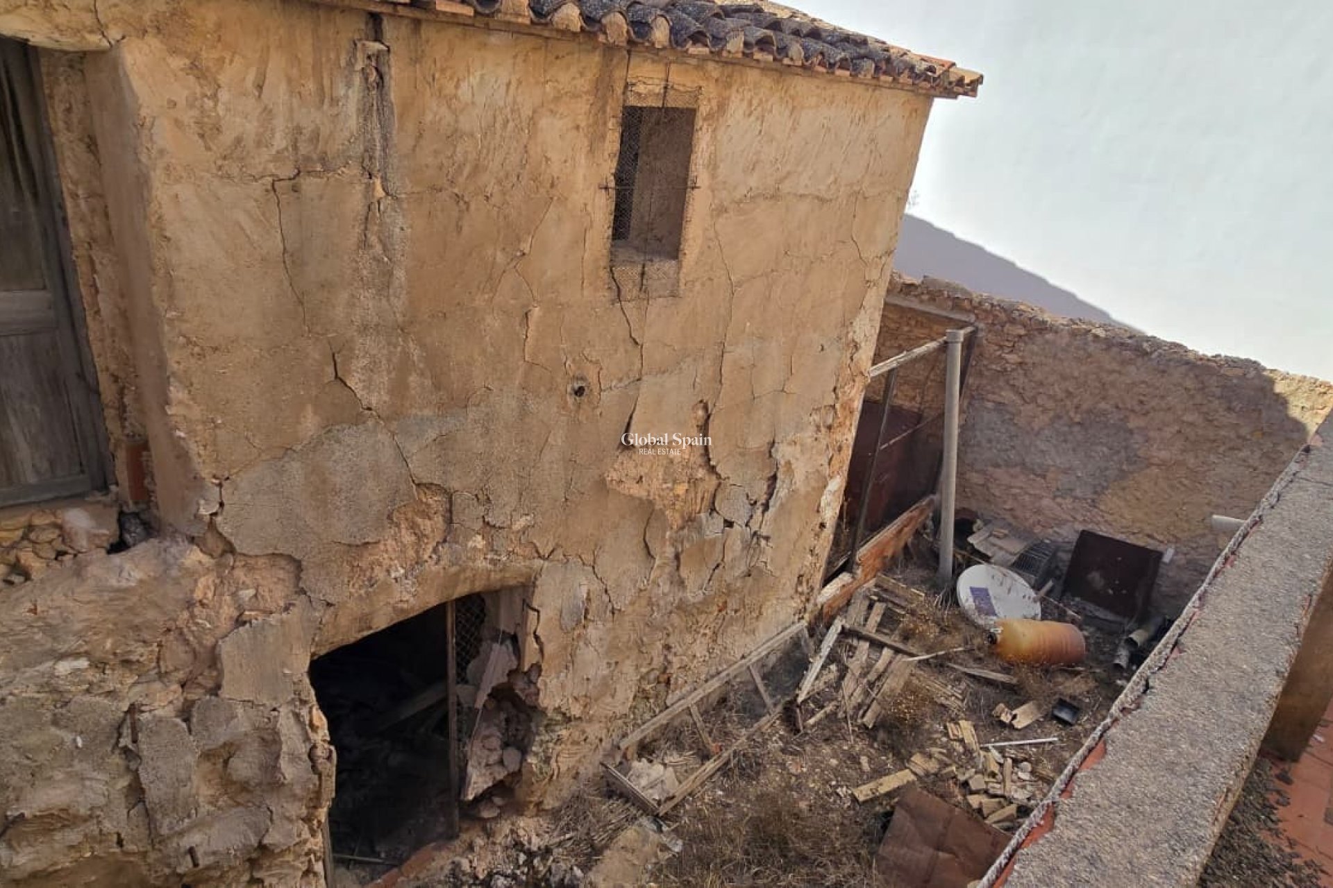 Resale - HOUSE -
ALFAZ DEL PI