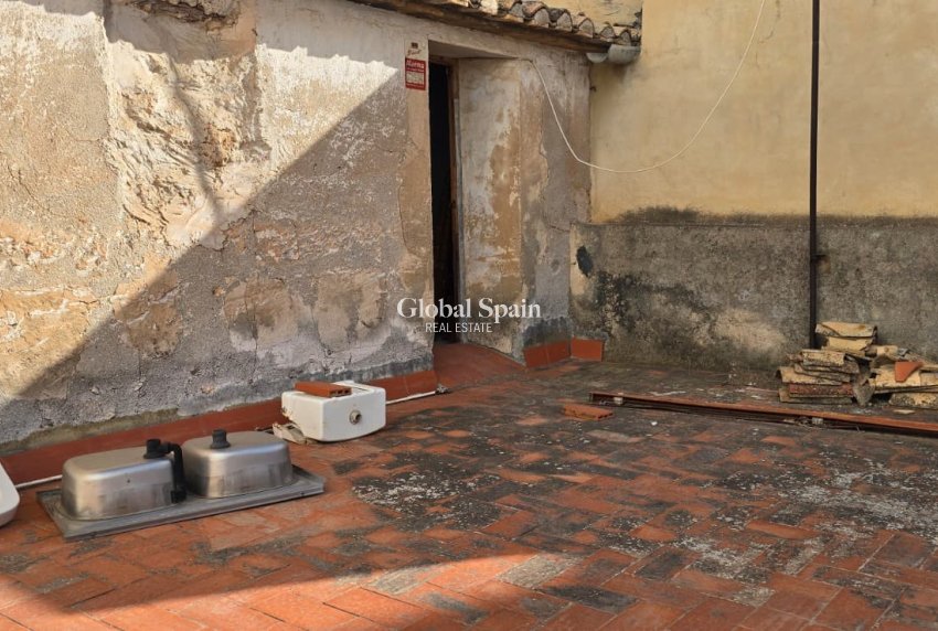 Resale - HOUSE -
ALFAZ DEL PI