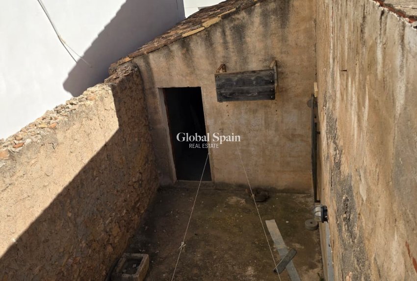 Resale - HOUSE -
ALFAZ DEL PI