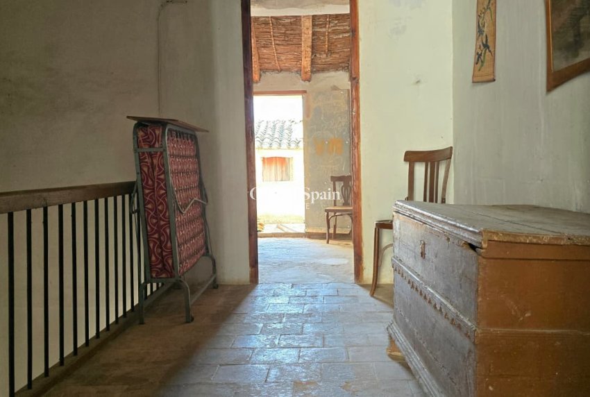 Resale - HOUSE -
ALFAZ DEL PI