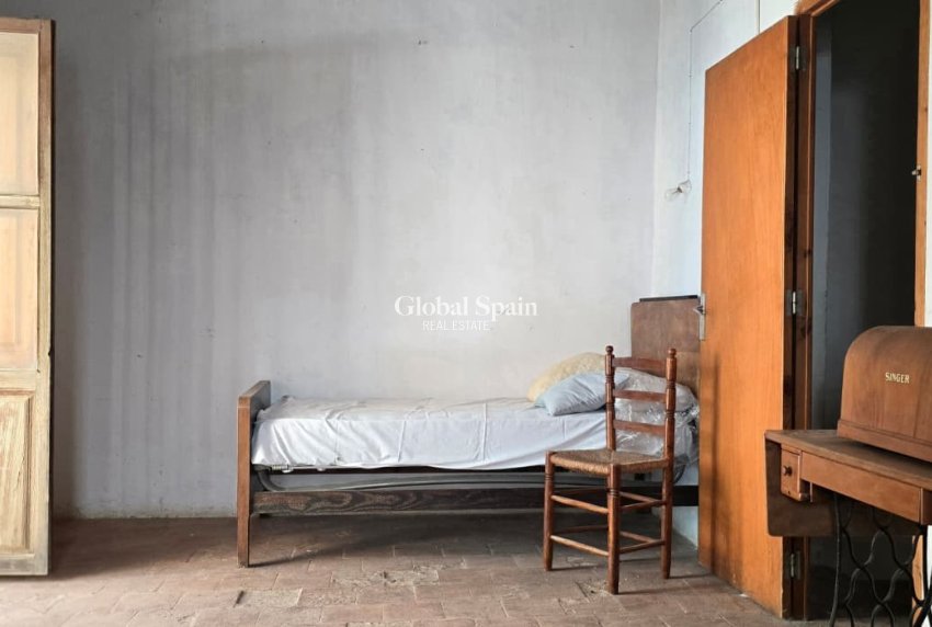 Resale - HOUSE -
ALFAZ DEL PI