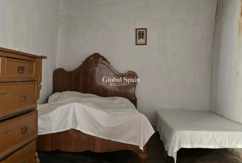 Resale - HOUSE -
ALFAZ DEL PI