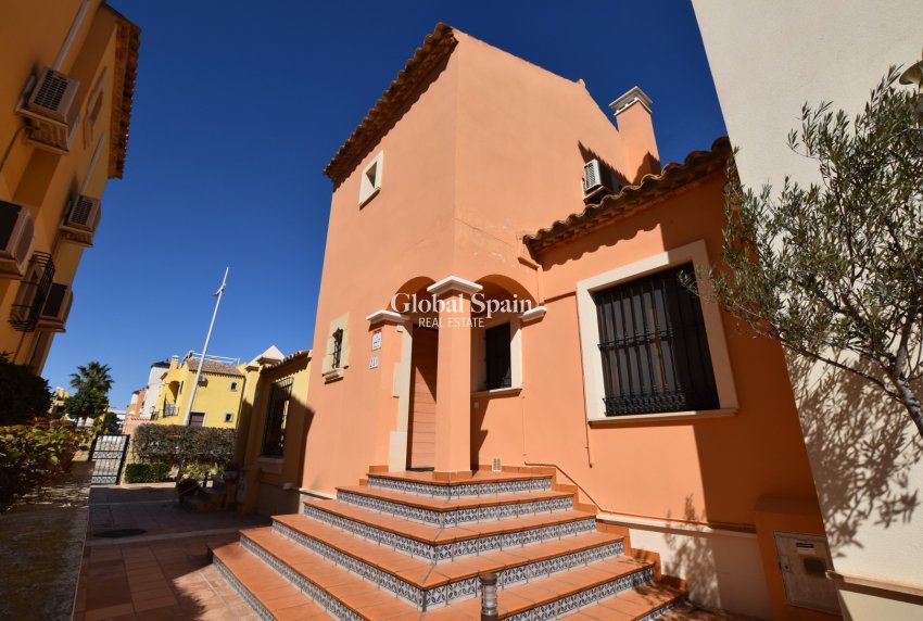 Resale - House -
ALGORFA - LA FINCA GOLF / ALGORFA