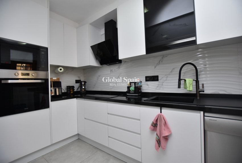 Resale - House -
ALGORFA - LA FINCA GOLF / ALGORFA