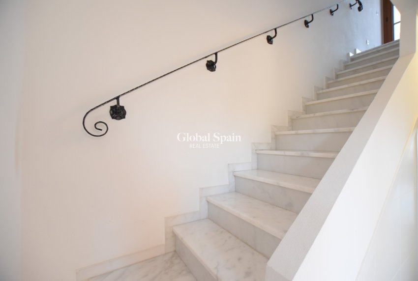 Resale - House -
ALGORFA - LA FINCA GOLF / ALGORFA